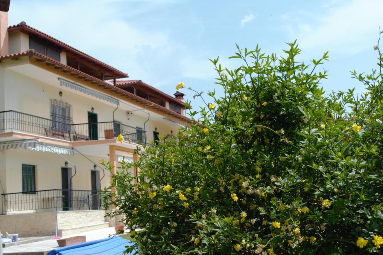 Olivemare Holidays Nea Iraklia Buitenkant foto