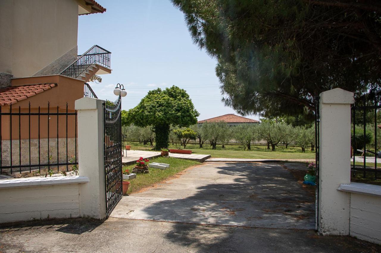 Olivemare Holidays Nea Iraklia Buitenkant foto