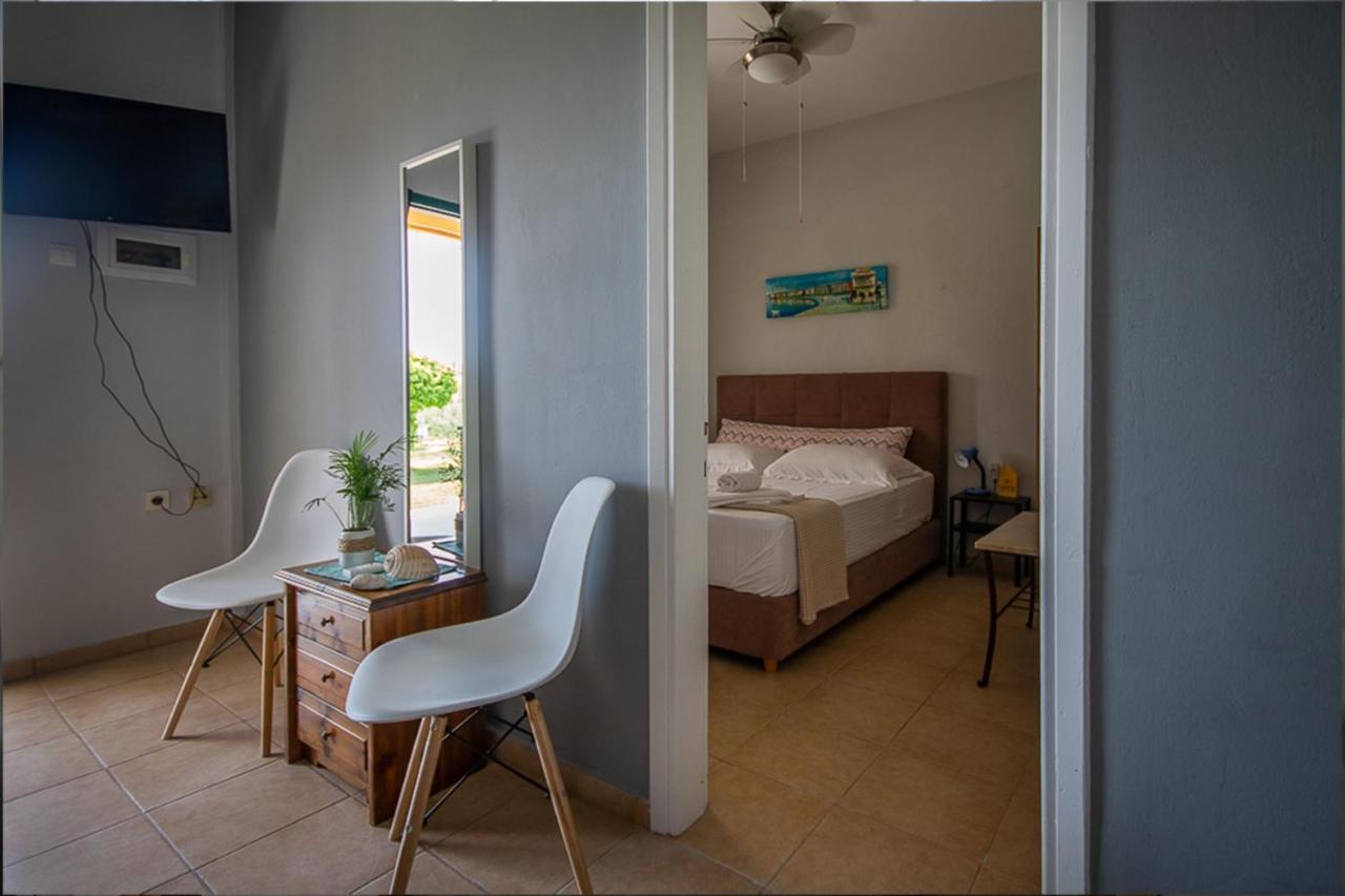 Olivemare Holidays Nea Iraklia Buitenkant foto